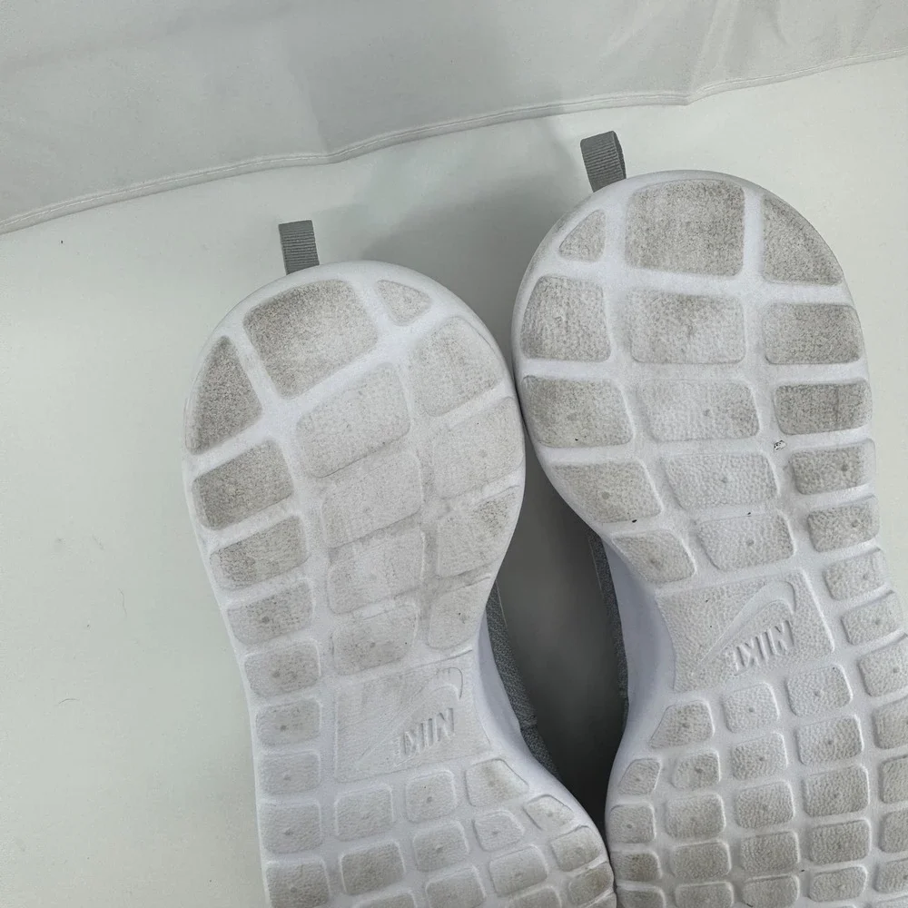 Nike picture listed